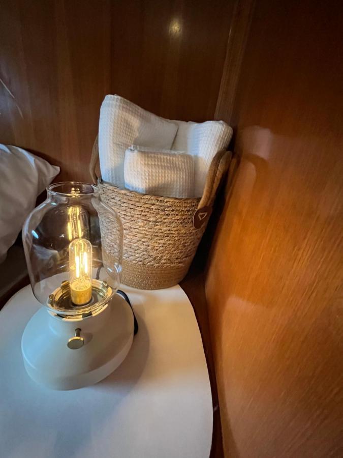 Navi Yacht A Sete, 2 A 8 Couchages, Privatif Hotel Exterior photo