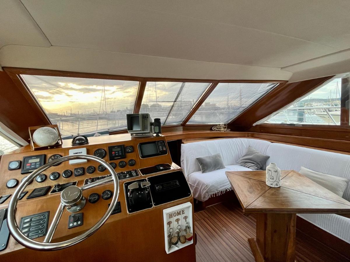 Navi Yacht A Sete, 2 A 8 Couchages, Privatif Hotel Exterior photo