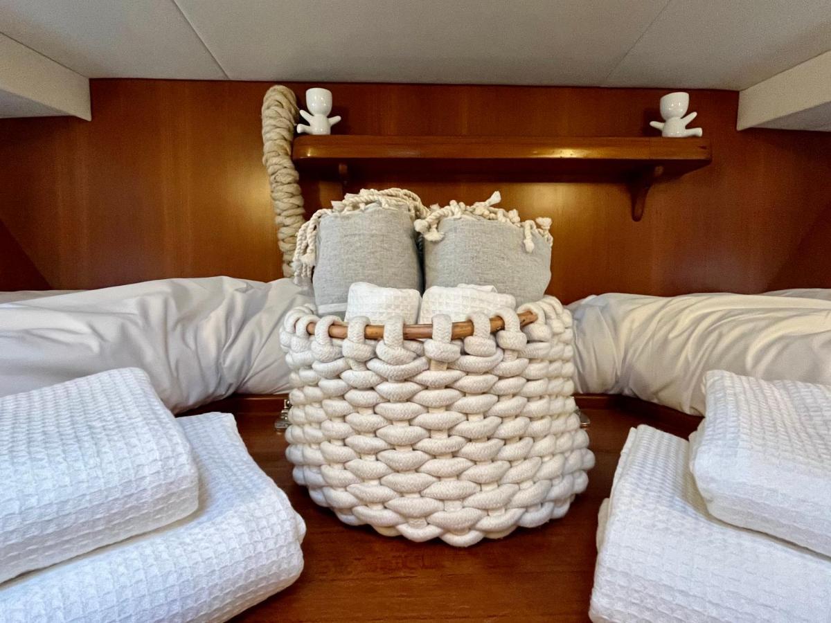 Navi Yacht A Sete, 2 A 8 Couchages, Privatif Hotel Exterior photo