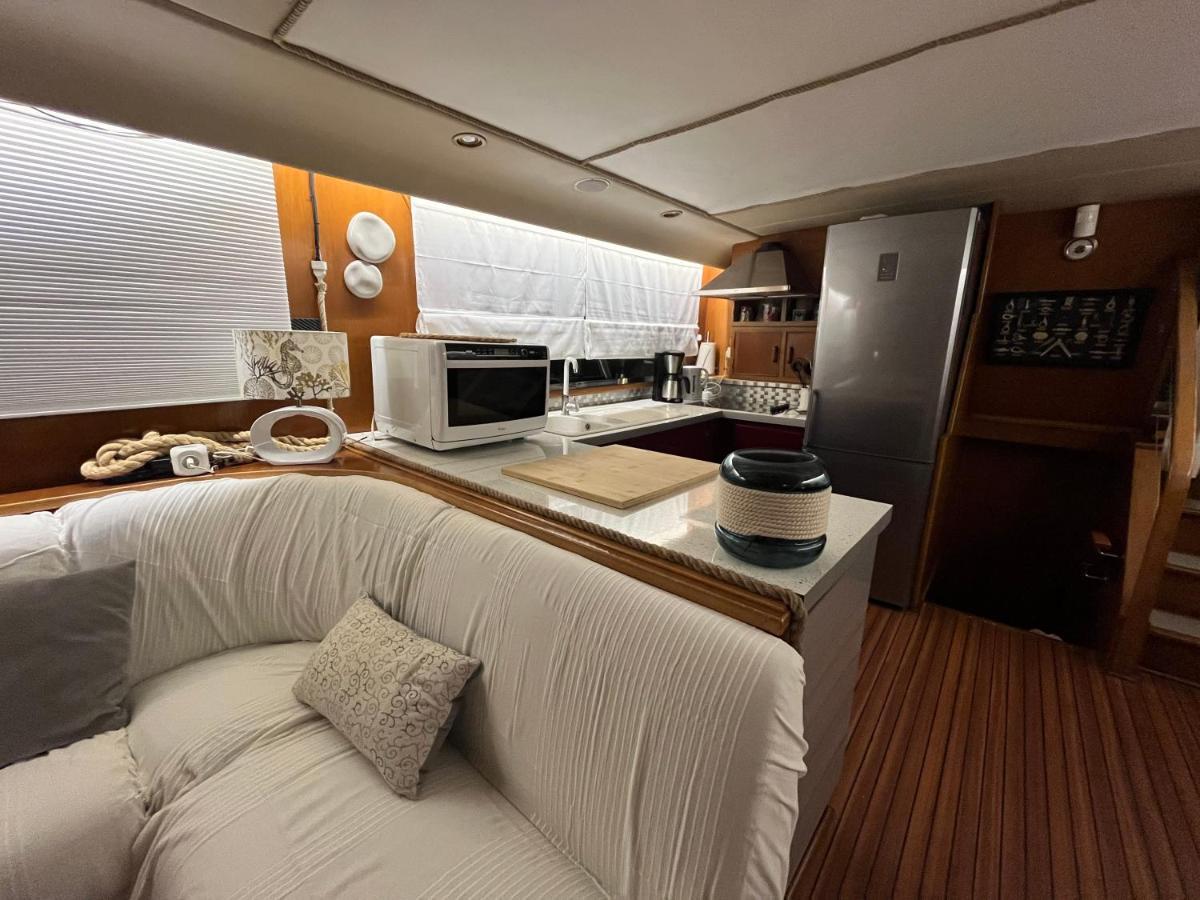 Navi Yacht A Sete, 2 A 8 Couchages, Privatif Hotel Exterior photo